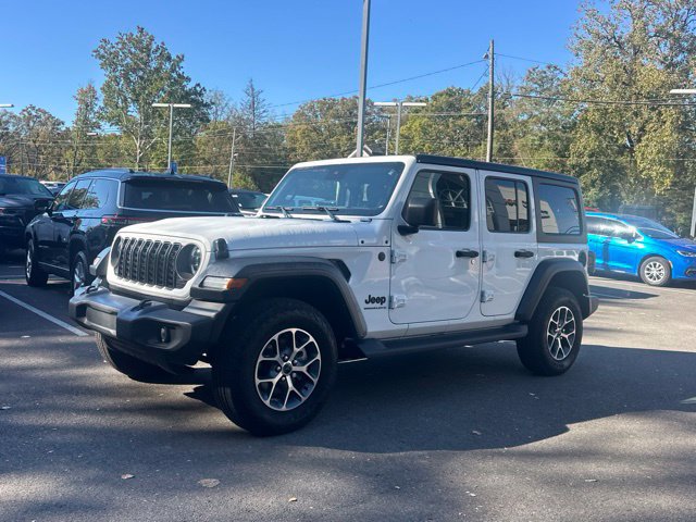 Used 2024 Jeep Wrangler Unlimited Sport AWD/4WD image 21
