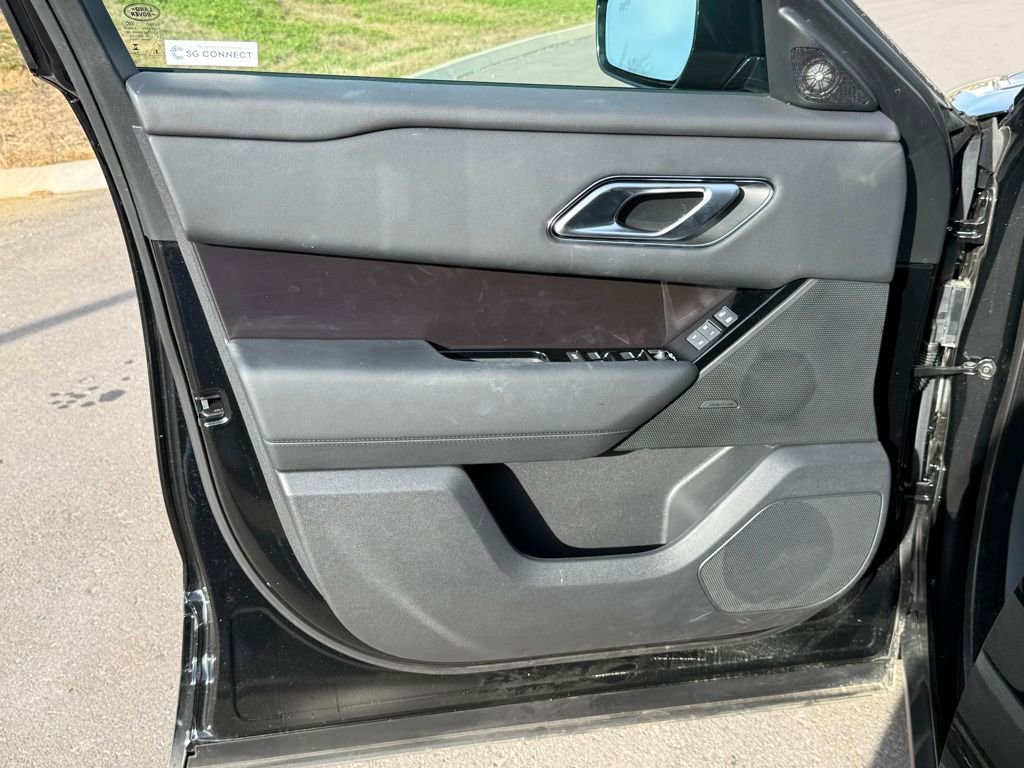 Certified 2026 Land Rover Range Rover Velar Dynamic SE AWD/4WD image 14