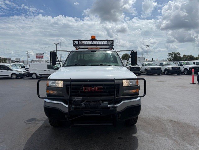 Used 2005 GMC Sierra 3500 W/T w/ Skid Plate Package image 3