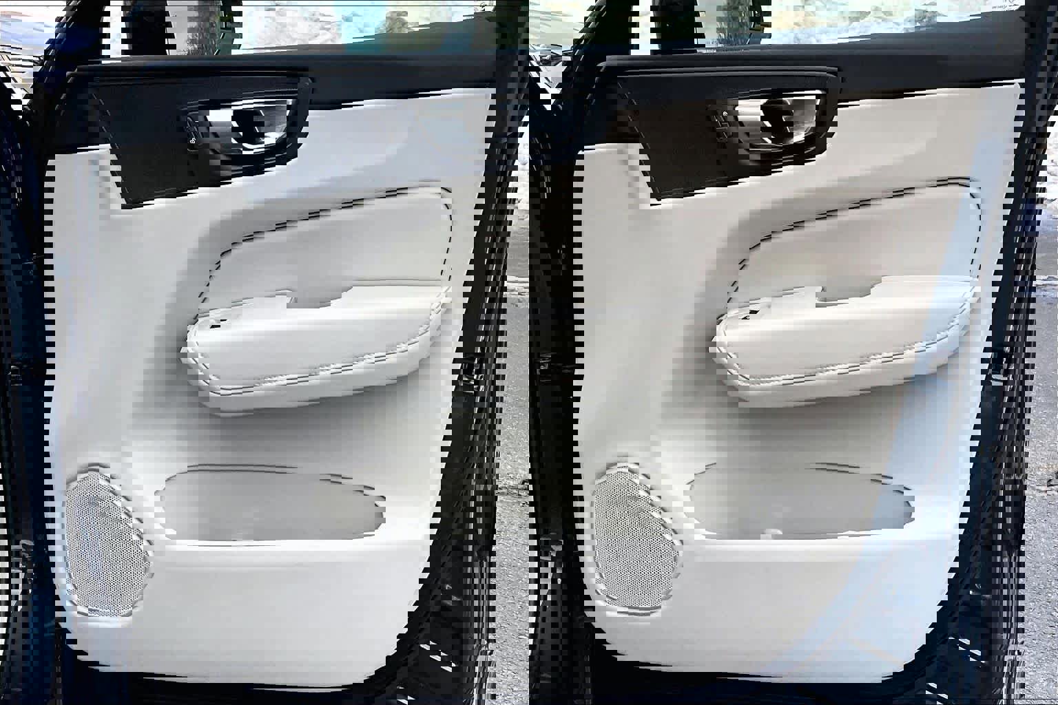 Certified 2024 Volvo XC60 B5 Core w/ Climate Package image 22