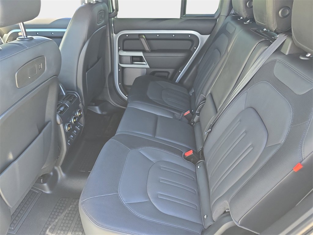 Certified 2021 Land Rover Defender 110 X-Dynamic HSE image 15
