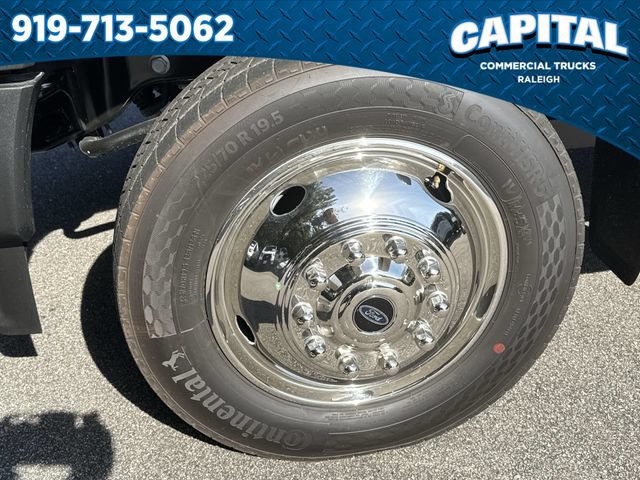 New 2026 Ford F550 4x4 Crew Cab image 15