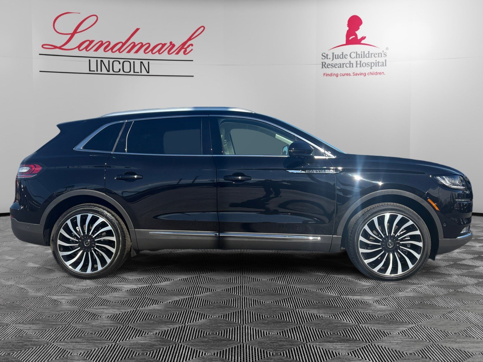 Certified 2023 Lincoln Nautilus Black Label w/ Class II Trailer Tow Package image 6
