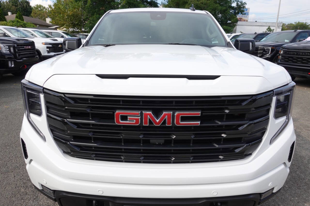 Used 2025 GMC Sierra 1500 Elevation w/ Elevation Premium Package image 6