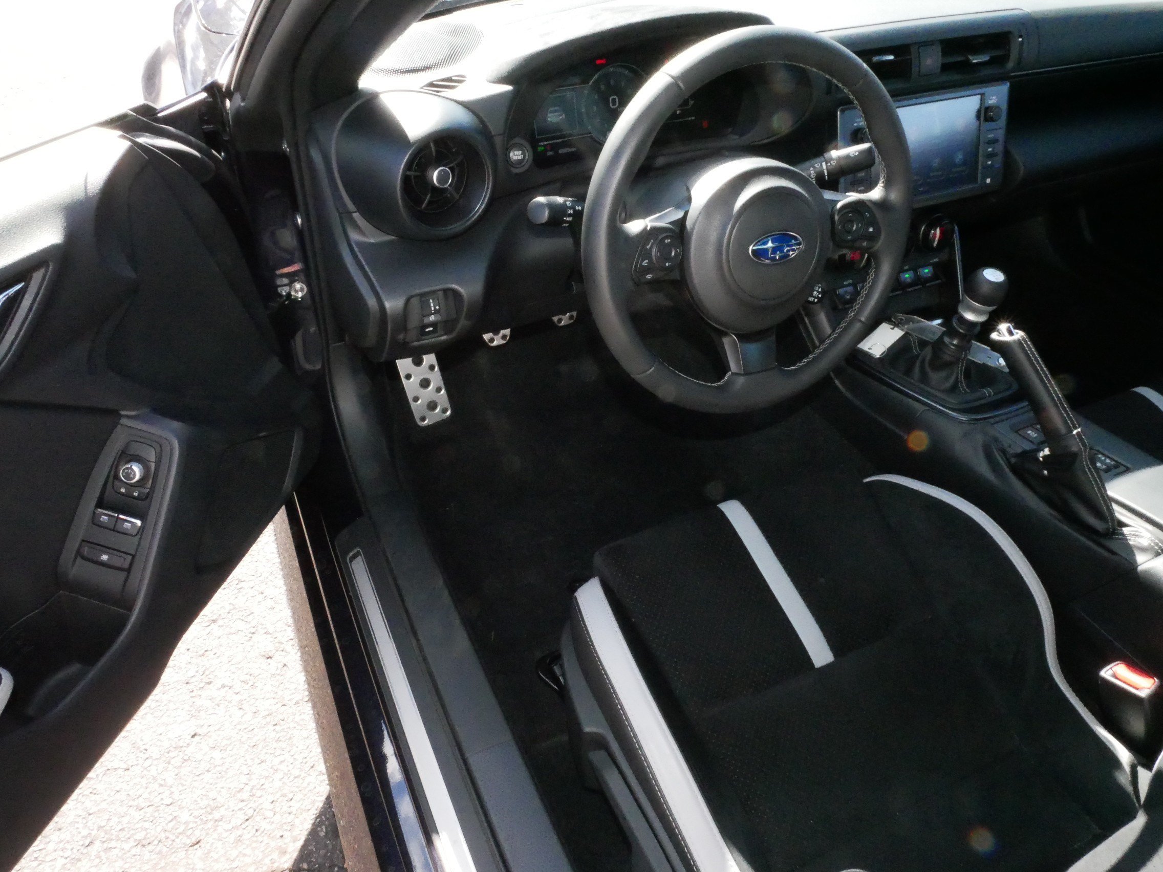 Used 2025 Subaru BRZ Limited RWD image 9