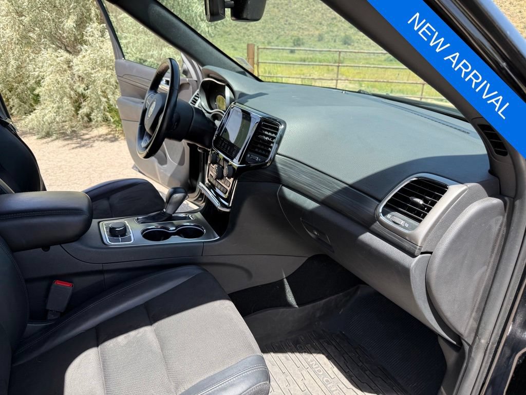 Used 2020 Jeep Grand Cherokee Altitude AWD/4WD image 37