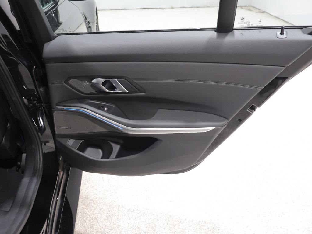 Used 2025 BMW M3 Competition AWD/4WD image 21