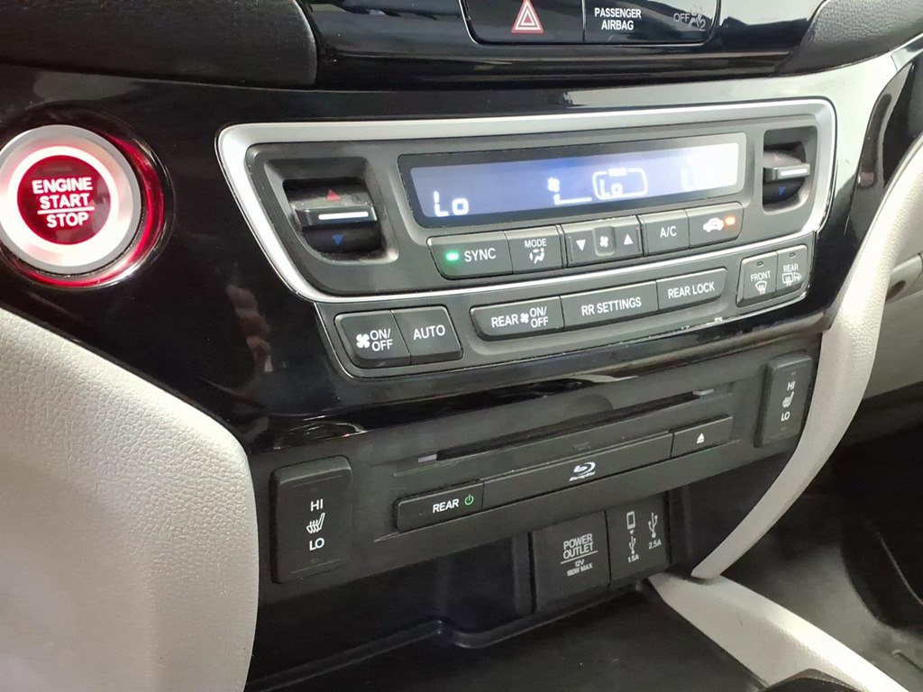 Used 2017 Honda Pilot Touring image 18