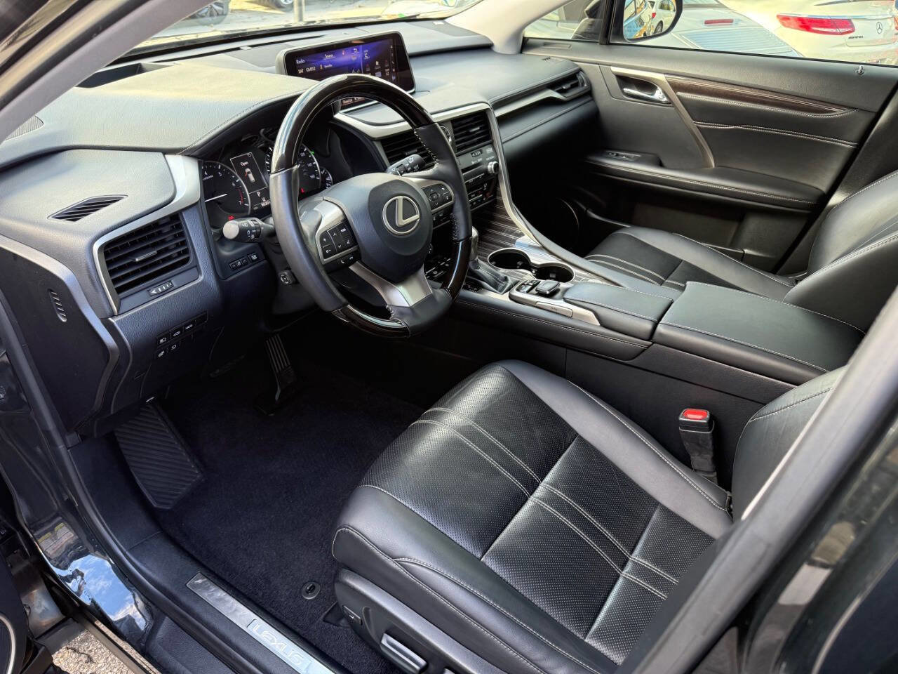 Used 2018 Lexus RX 350L Luxury w/ Accessory Package image 22