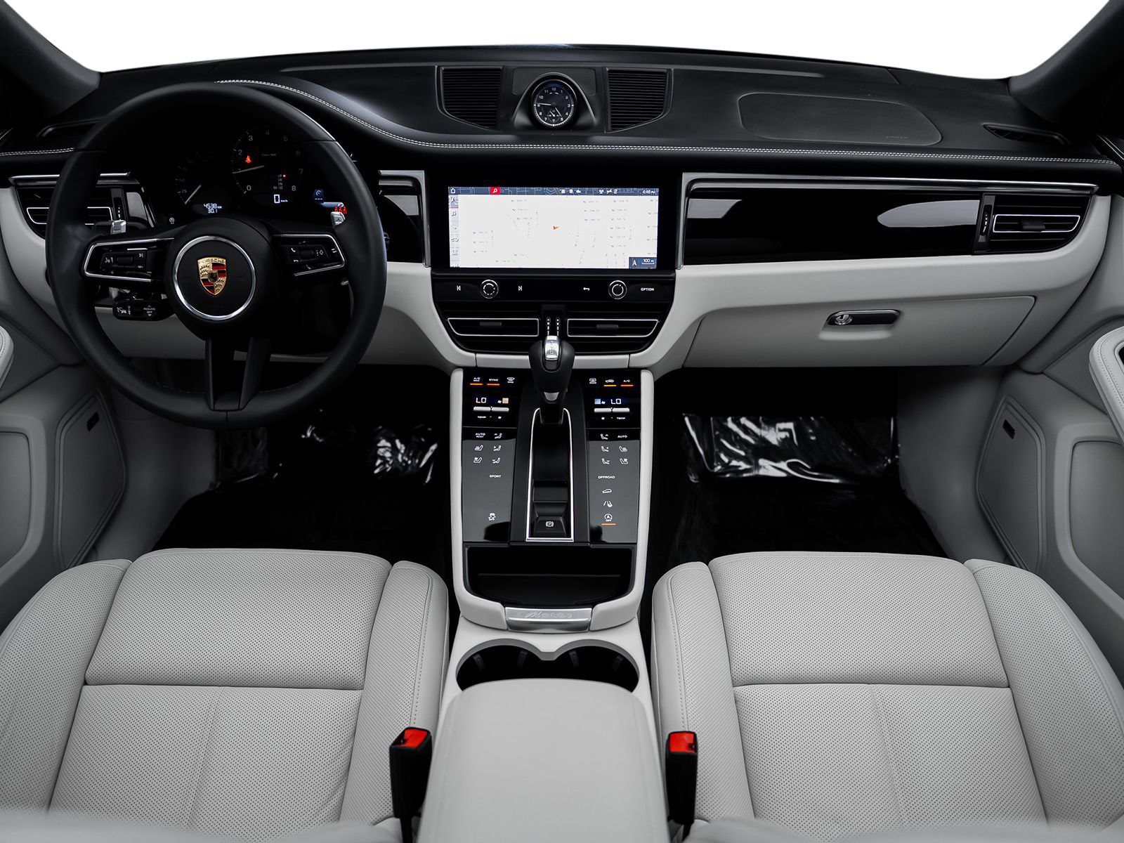 Used 2025 Porsche Macan AWD/4WD image 41