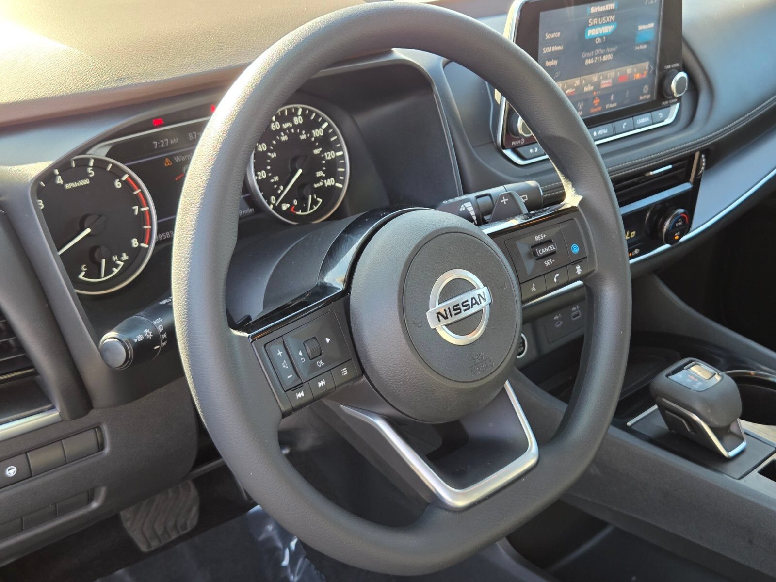 Used 2021 Nissan Rogue SV FWD image 18