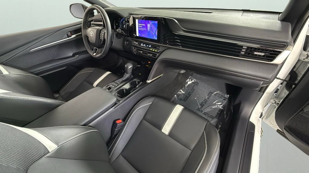 Used 2025 Toyota Camry SE w/ Convenience Package FWD image 34