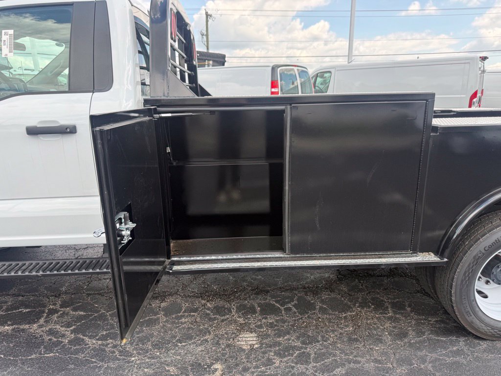 New 2026 Ford F550 4x4 Regular Cab Super Duty image 36