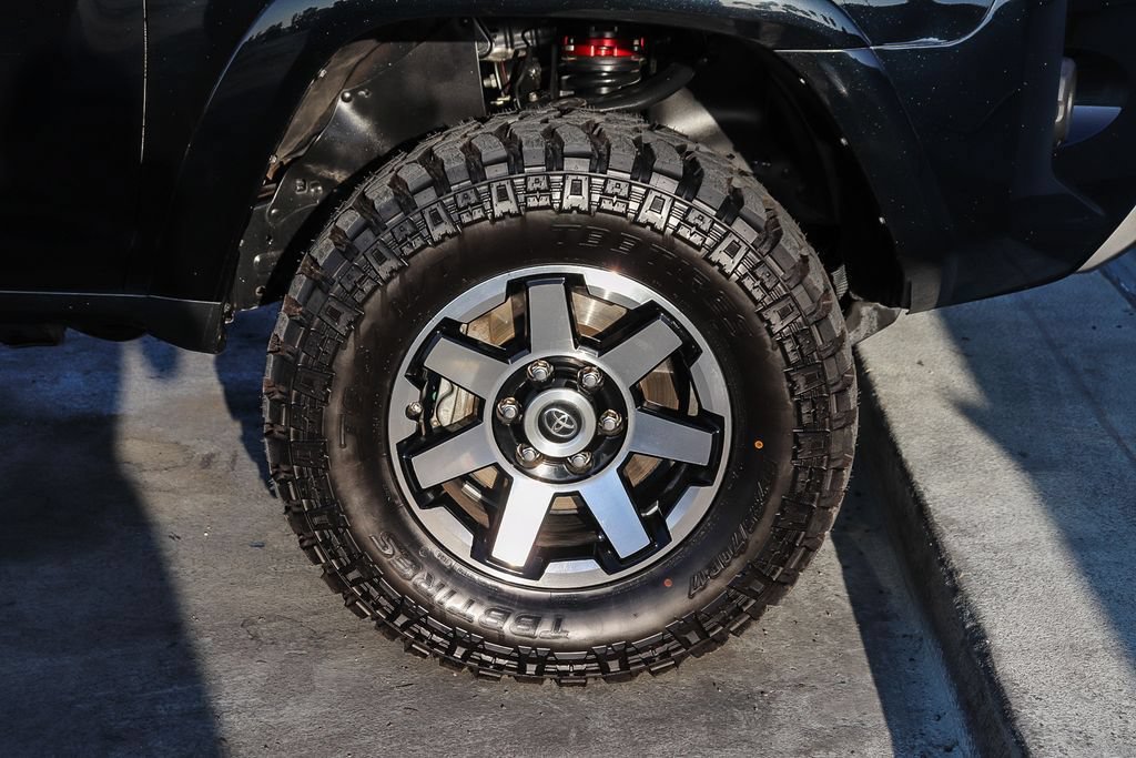 Used 2021 Toyota 4Runner TRD Off-Road Premium w/ Moonroof Package AWD/4WD image 11