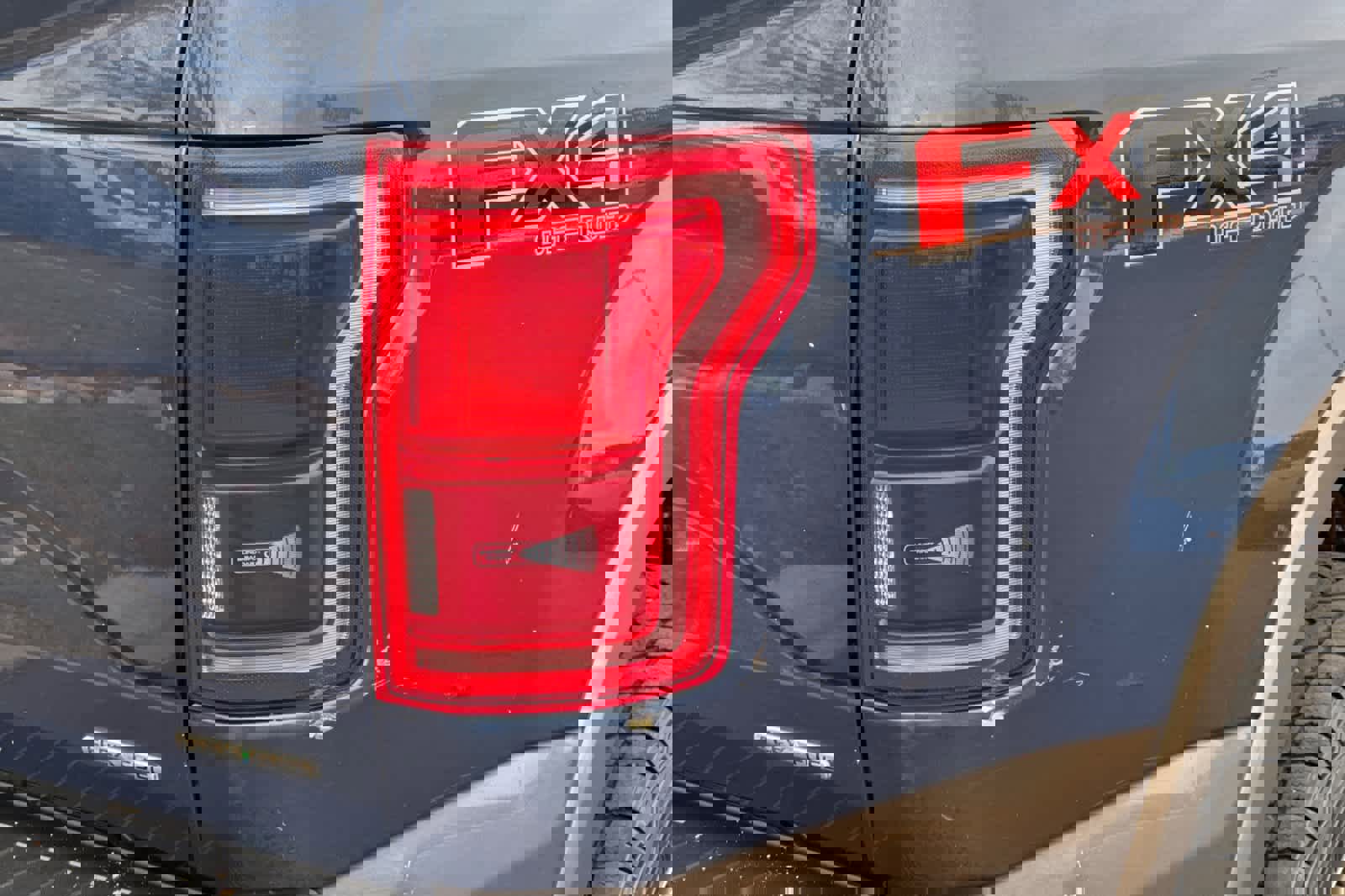 Used 2015 Ford F150 Lariat w/ Equipment Group 501A Mid image 27