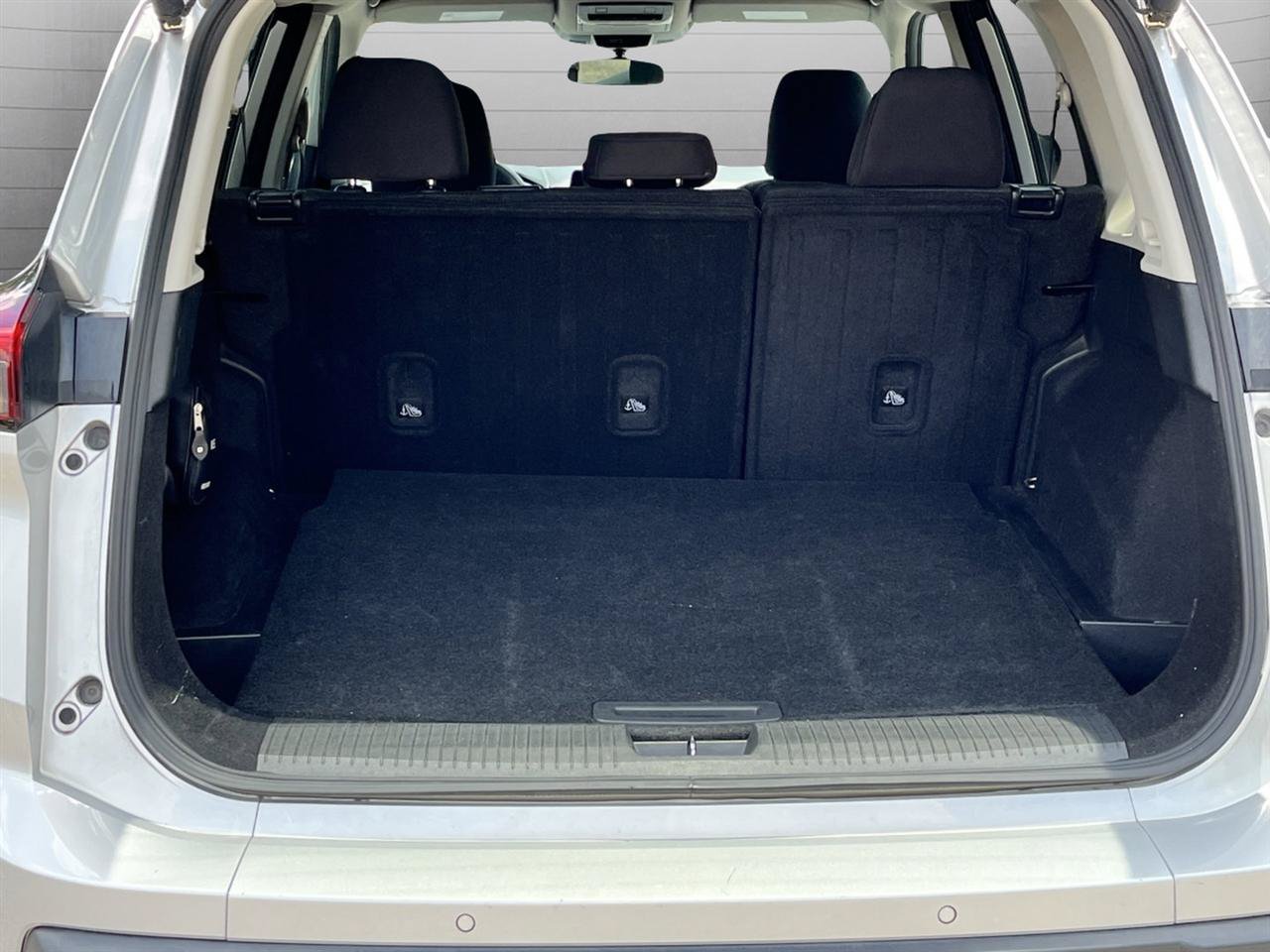 Used 2024 Nissan Rogue SV FWD image 10