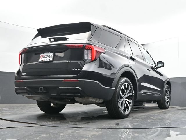 Used 2025 Ford Explorer ST-Line AWD/4WD image 45