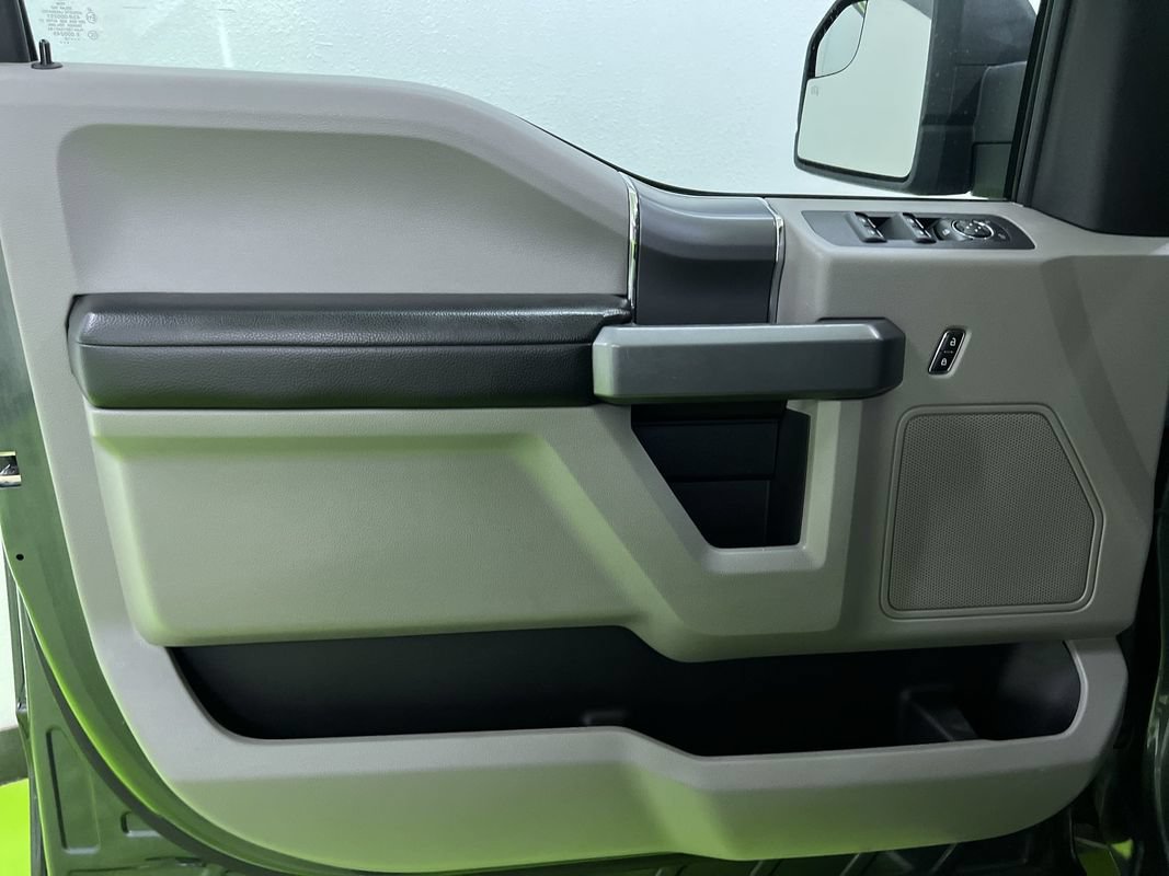 Used 2018 Ford F150 XLT w/ Equipment Group 302A Luxury AWD/4WD image 17