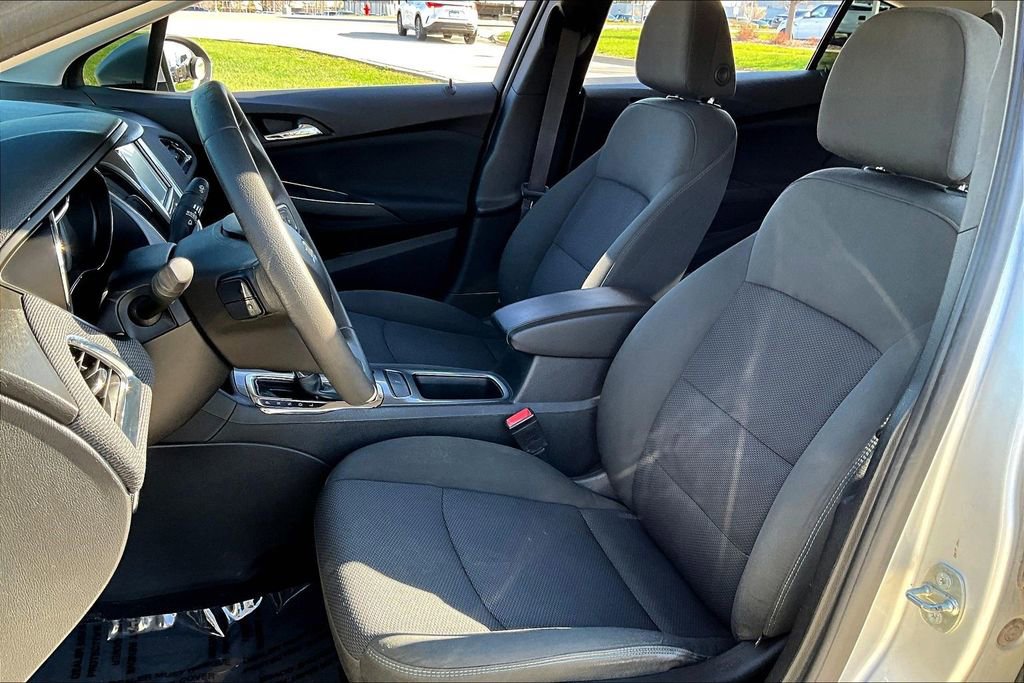 Used 2016 Chevrolet Cruze LT w/ LT Convenience Package image 15