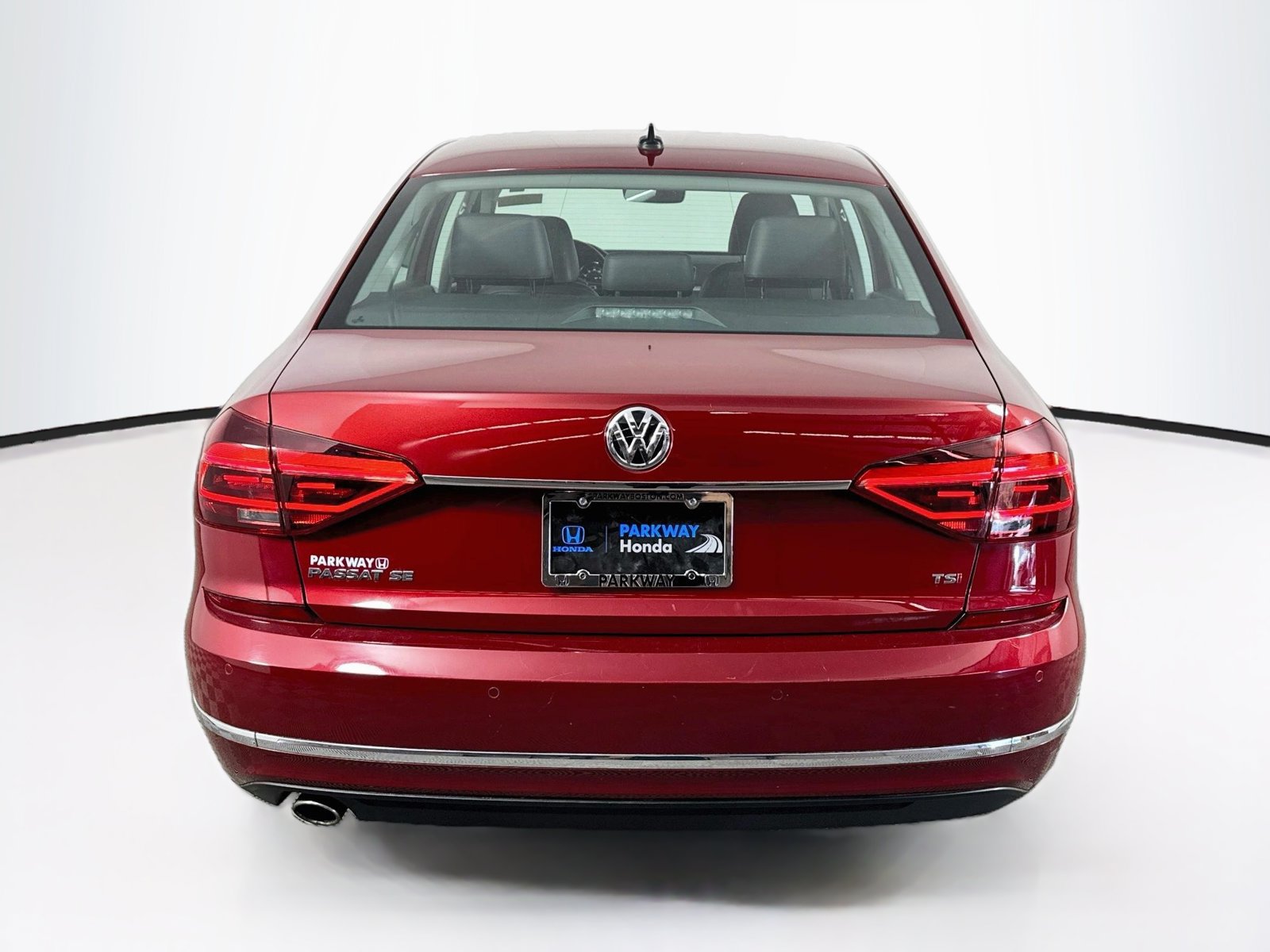 Used 2018 Volkswagen Passat 2.0T SE FWD image 7
