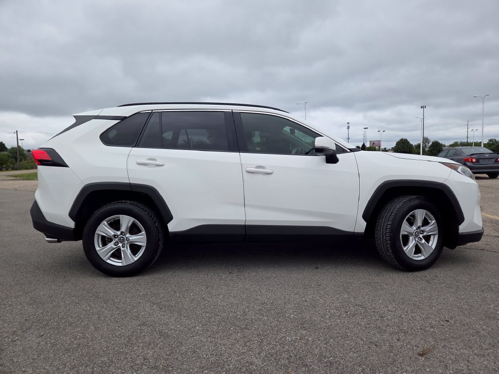 Used 2019 Toyota RAV4 XLE w/ Convenience Package FWD image 25