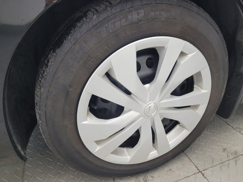 Used 2020 Nissan Versa S FWD image 31