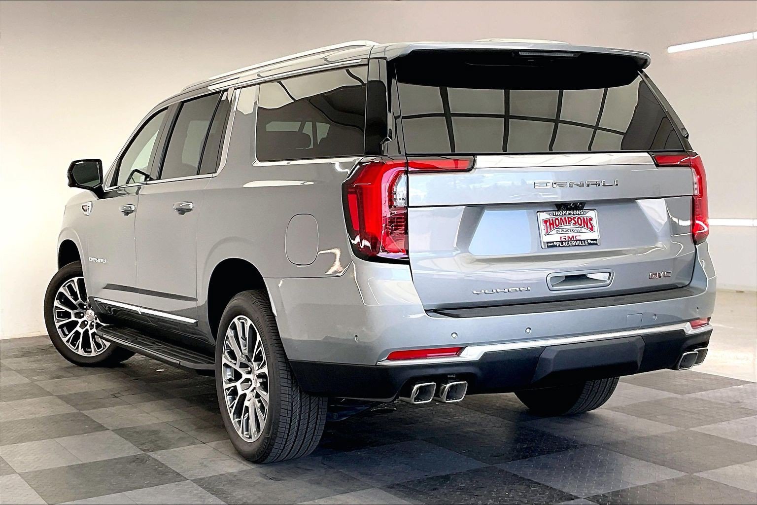 New 2026 GMC Yukon XL Denali w/ Advanced Technology Package AWD/4WD image 2