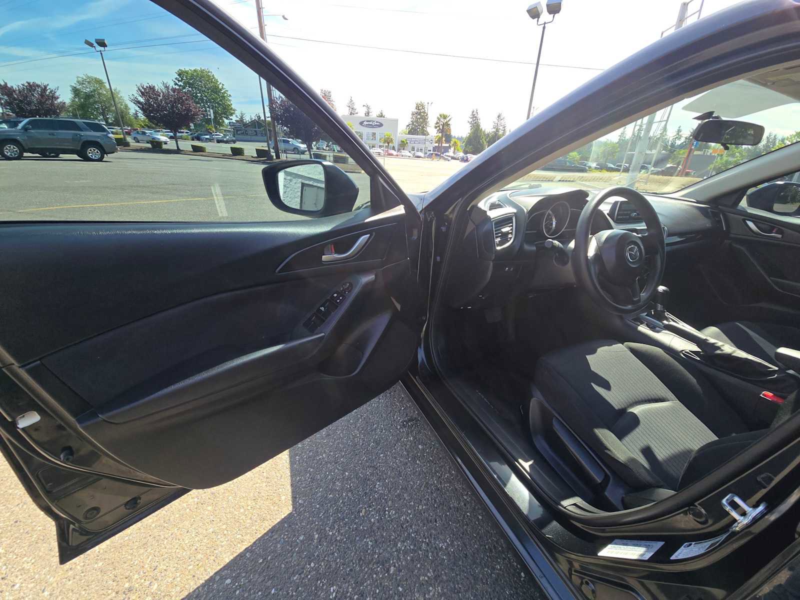 Used 2014 MAZDA MAZDA3 i SV FWD image 20