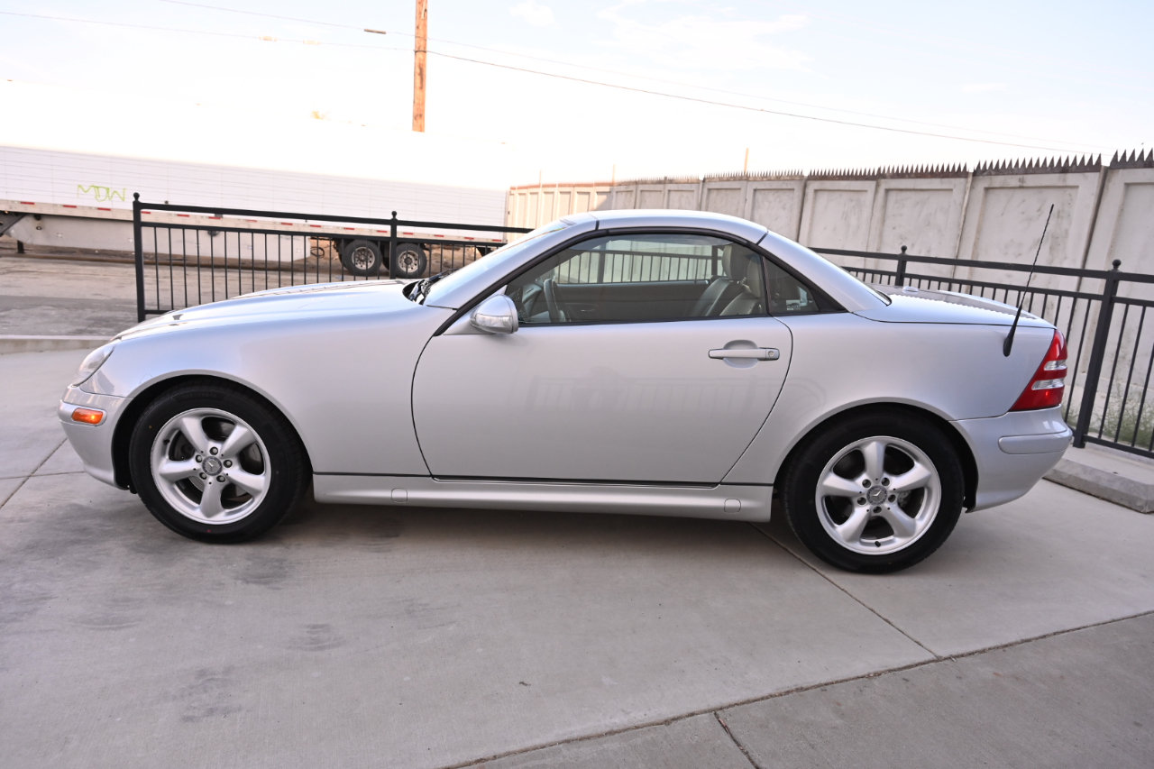 Used 2002 Mercedes-Benz SLK 320 image 5