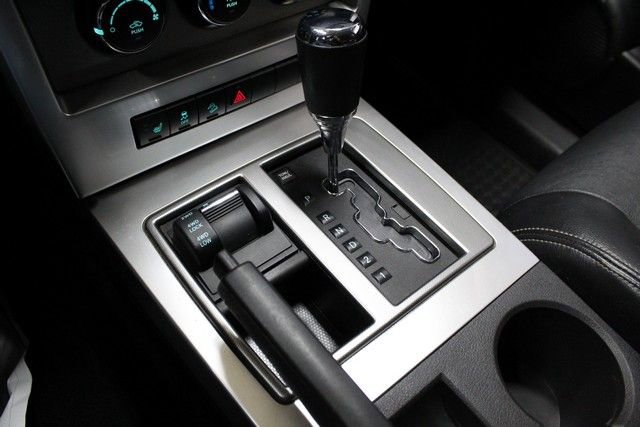 Used 2010 Jeep Liberty Limited image 28