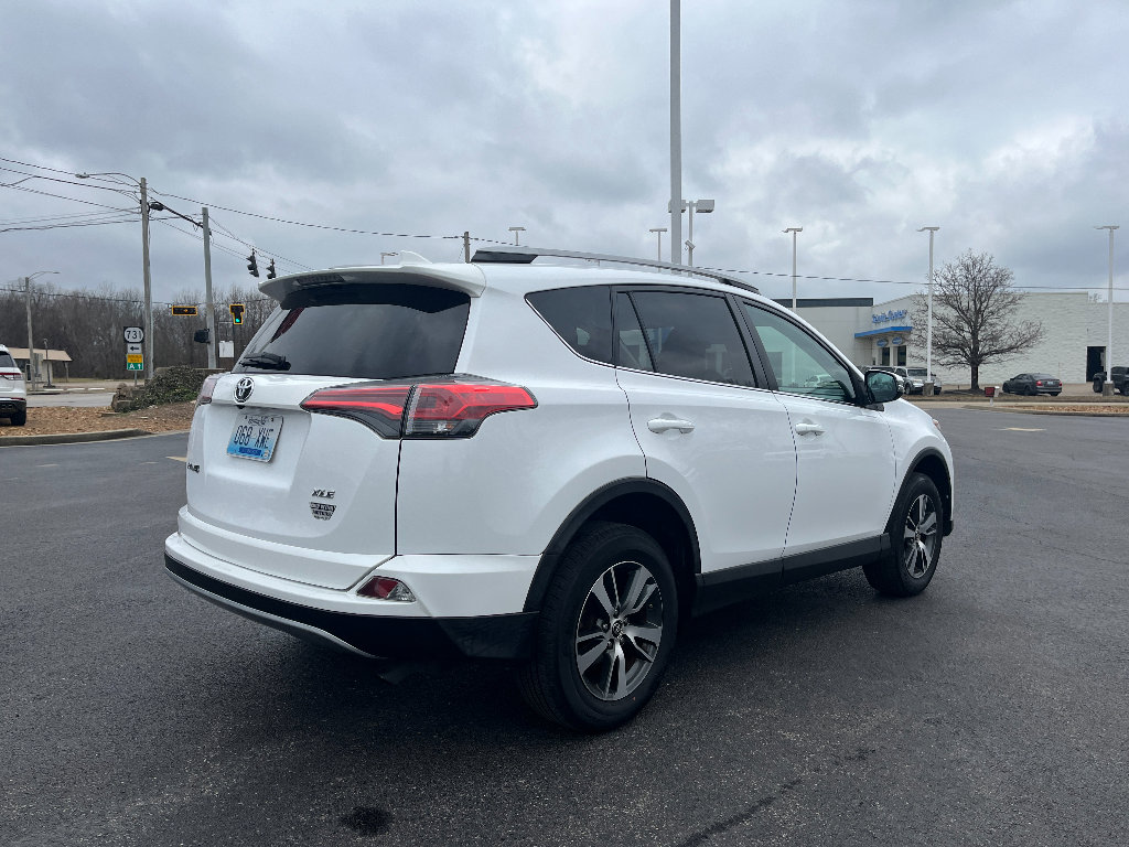 Used 2018 Toyota RAV4 XLE image 7