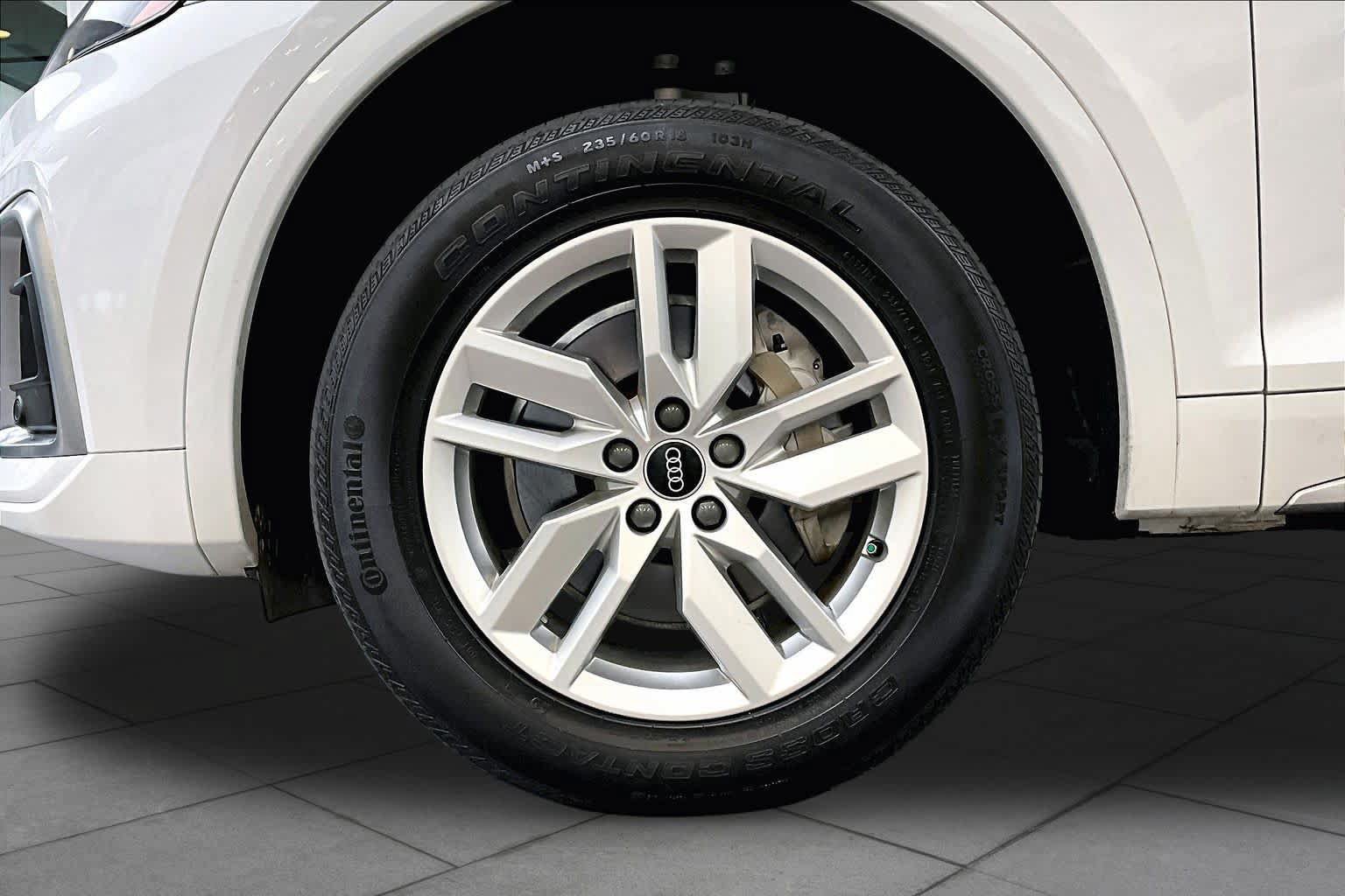 Certified 2023 Audi Q5 2.0T Premium w/ Convenience Package AWD/4WD image 11