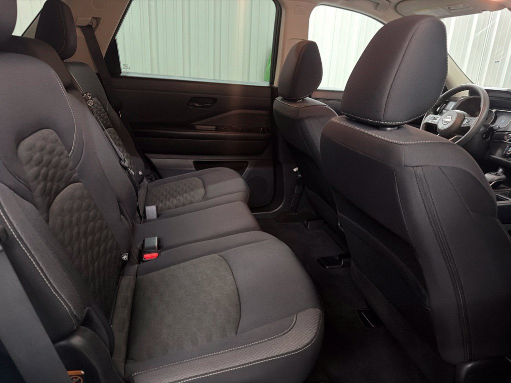 Used 2024 Nissan Pathfinder S FWD image 24