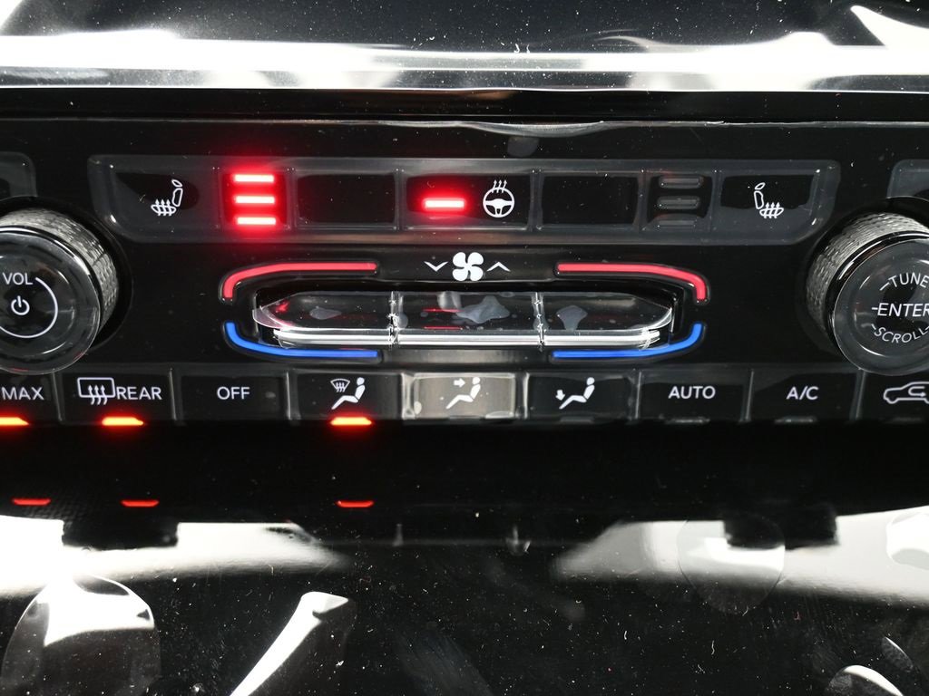 New 2025 Jeep Grand Cherokee Altitude image 25