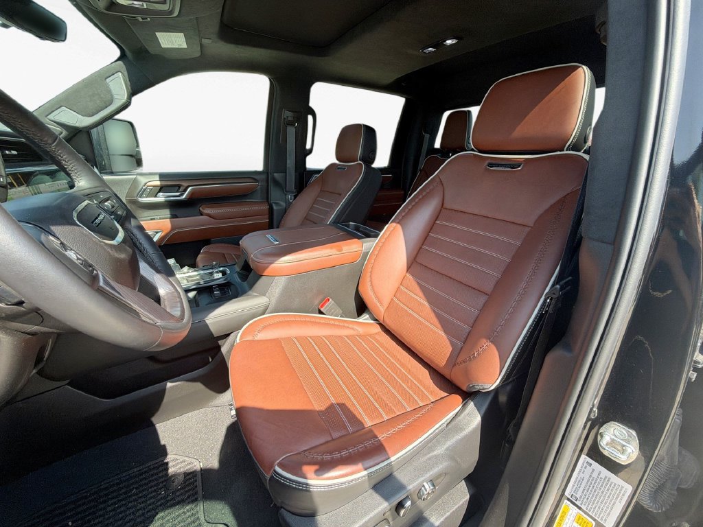 Used 2024 GMC Sierra 3500 Denali Ultimate AWD/4WD image 13