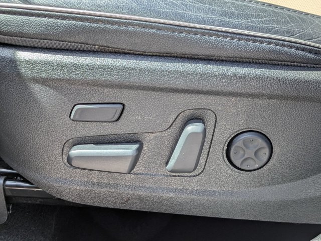 Used 2022 Hyundai Santa Fe Limited FWD image 22