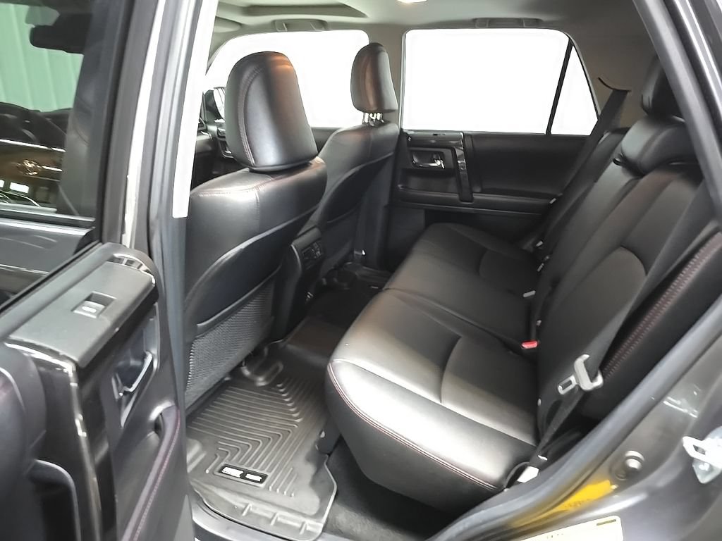 Used 2021 Toyota 4Runner TRD Off-Road Premium w/ Moonroof Package AWD/4WD image 31