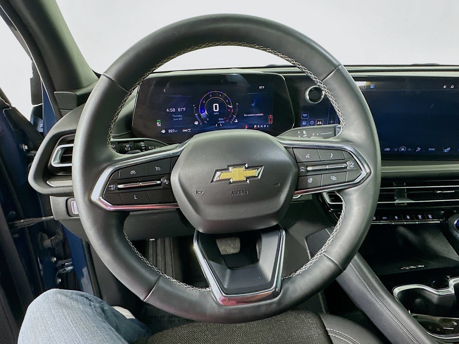 Used 2025 Chevrolet Traverse LT AWD/4WD image 11