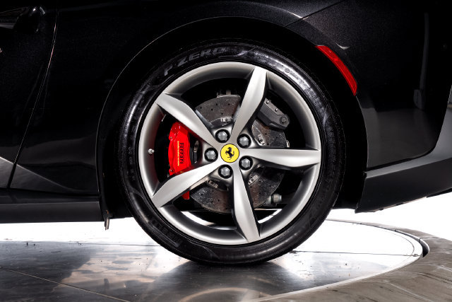 Certified 2020 Ferrari Portofino RWD image 18