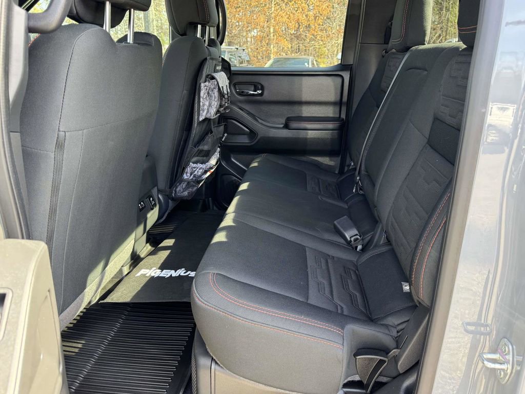 Used 2025 Nissan Frontier PRO-4X w/ Pro Convenience Package image 18