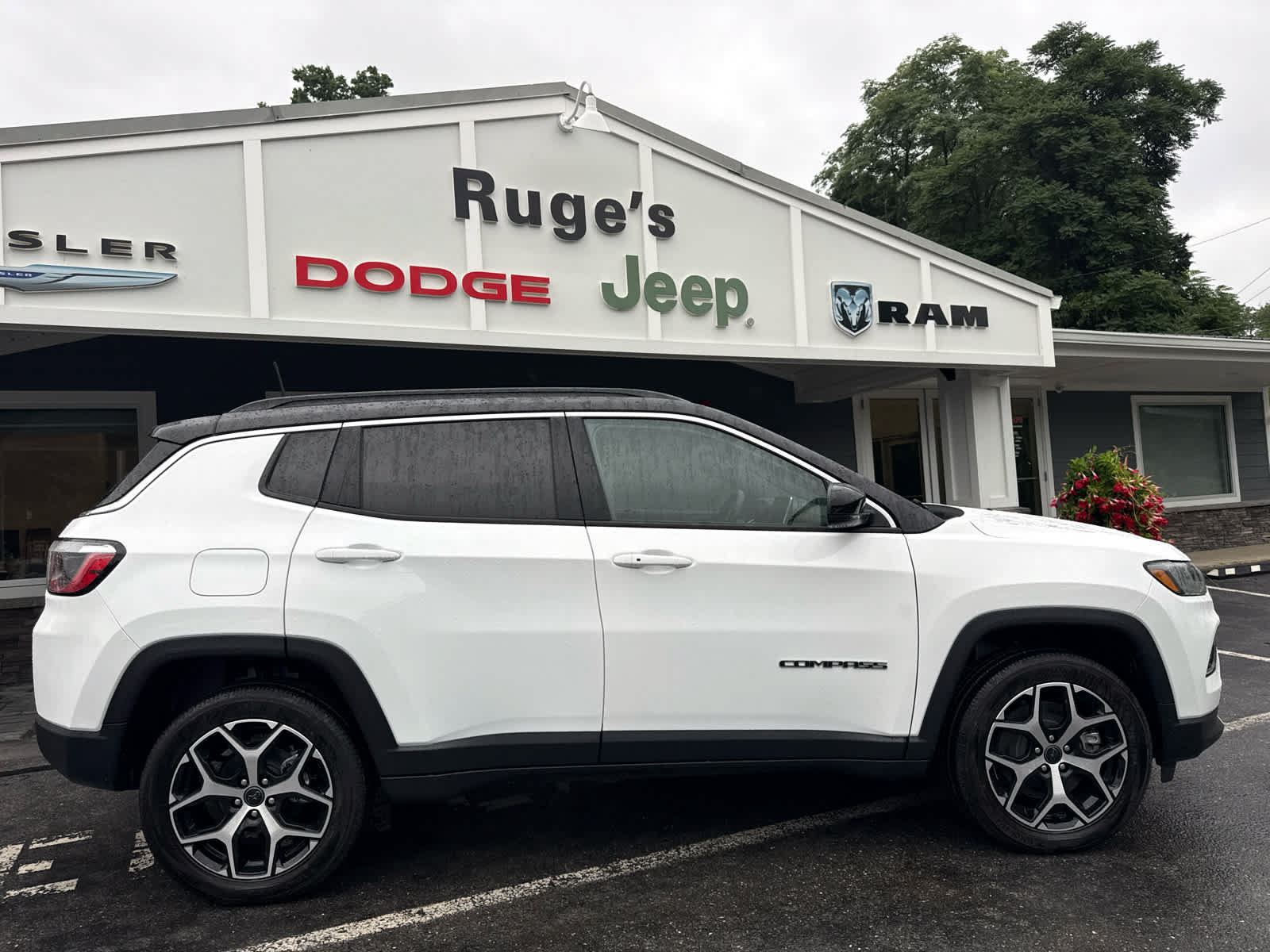 New 2026 Jeep Compass Limited AWD/4WD image 2