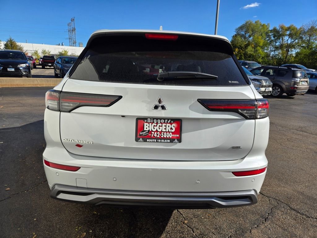 New 2025 Mitsubishi Outlander SEL image 13