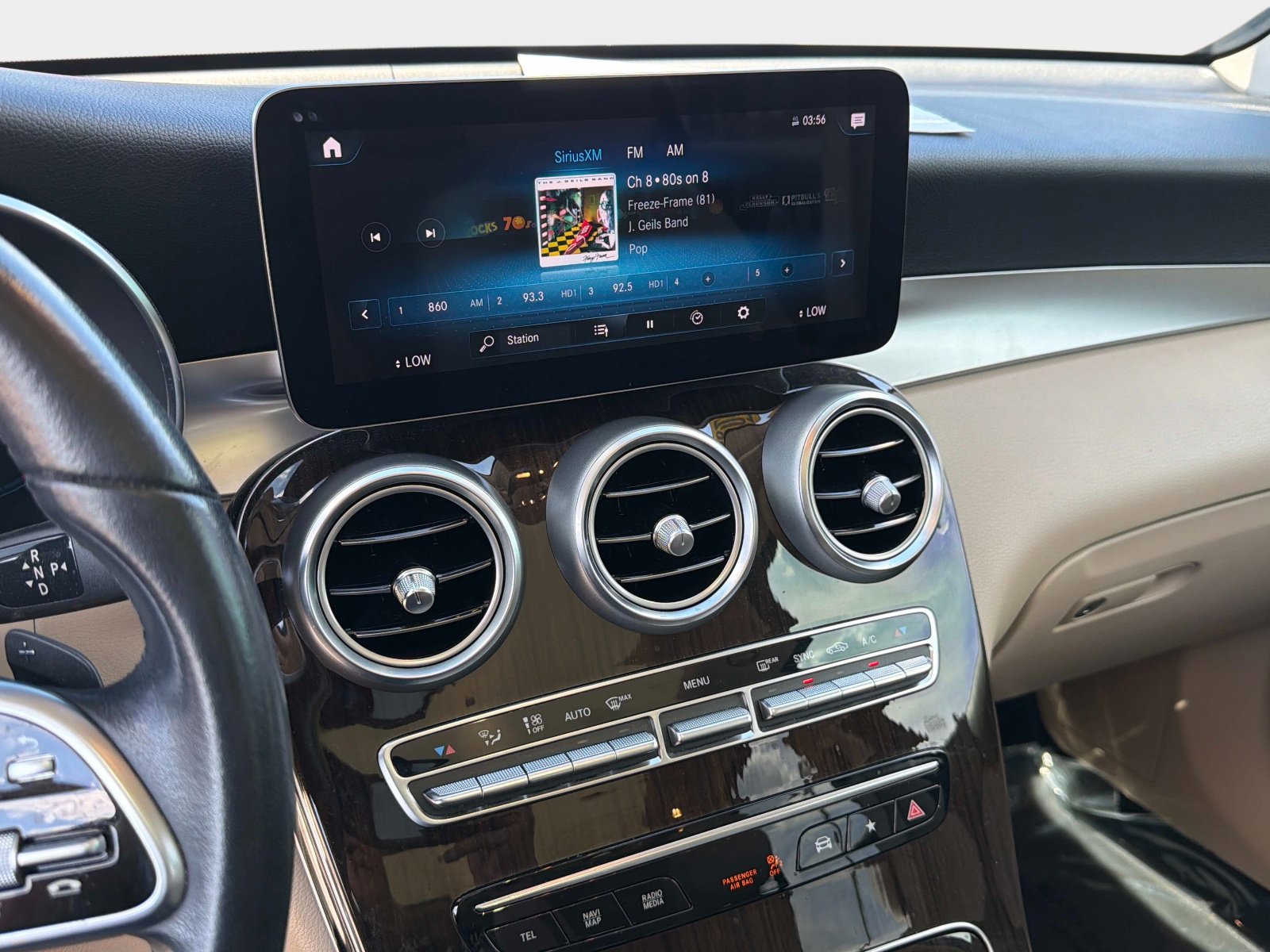 Used 2021 Mercedes-Benz GLC 300 image 23