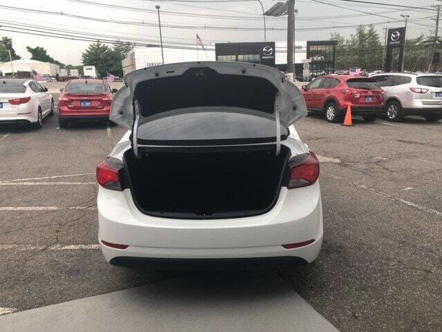 Used 2014 Hyundai Elantra SE image 9