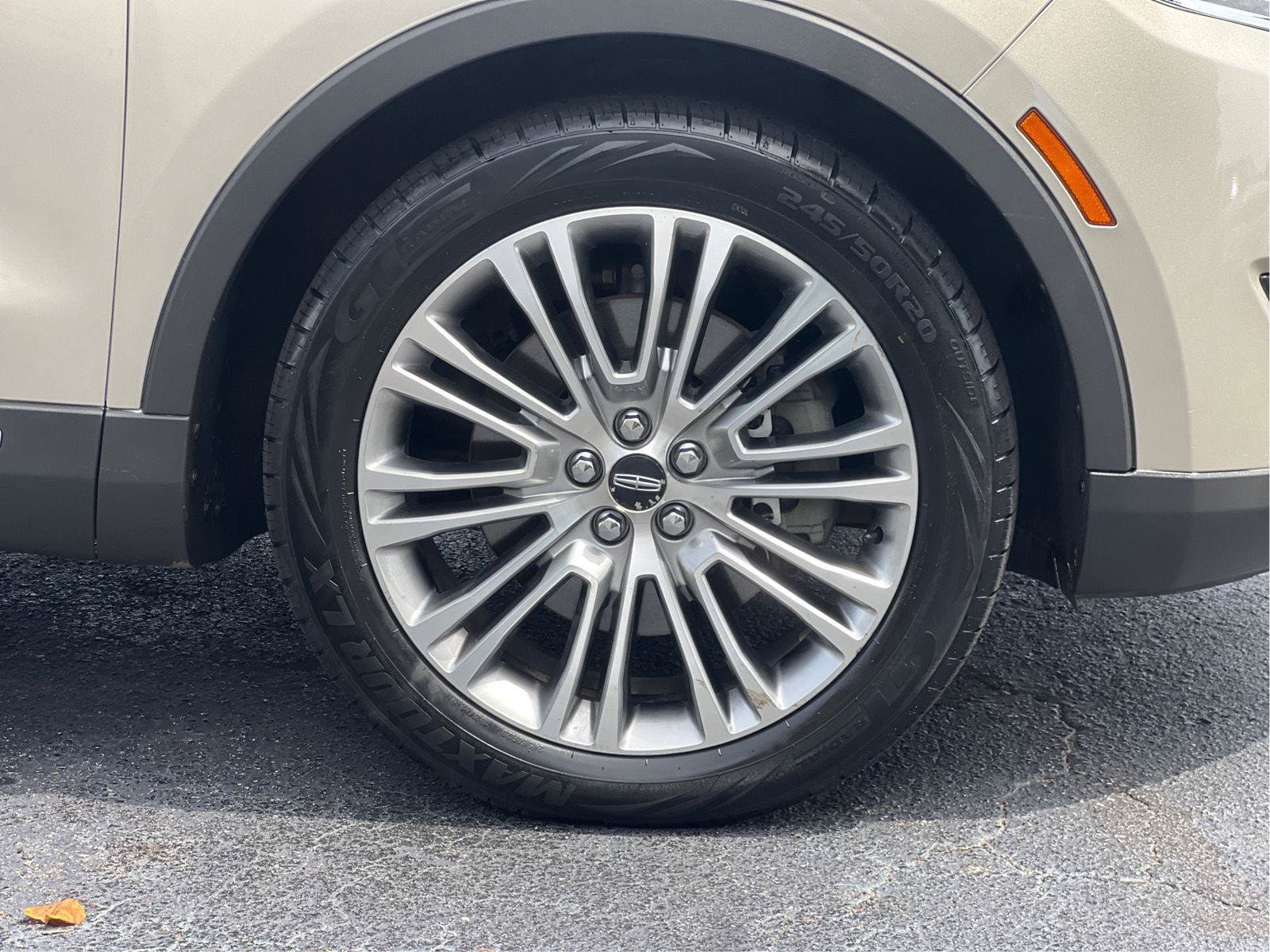 Used 2017 Lincoln MKX Reserve FWD image 27