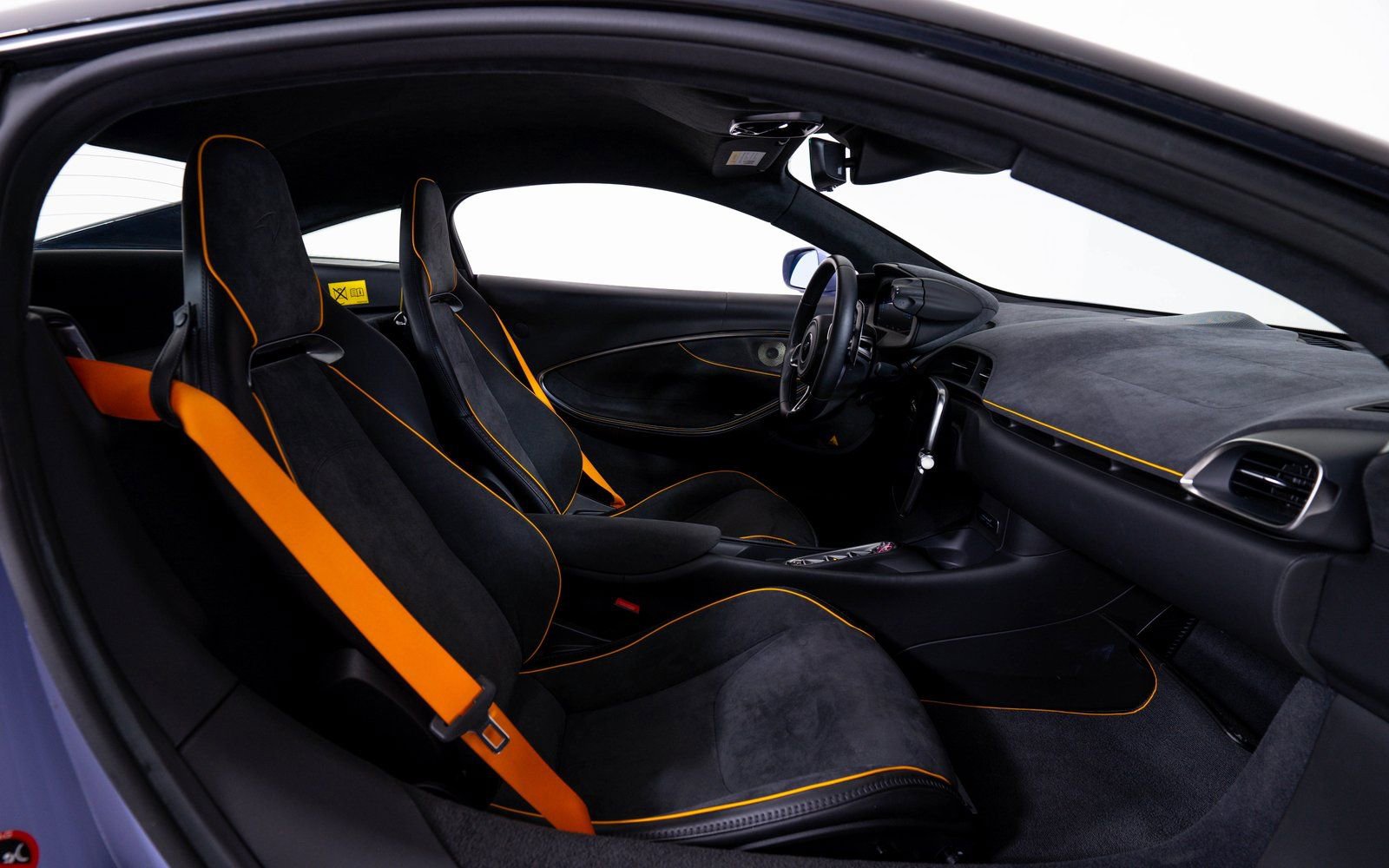 Used 2023 McLaren Artura image 19