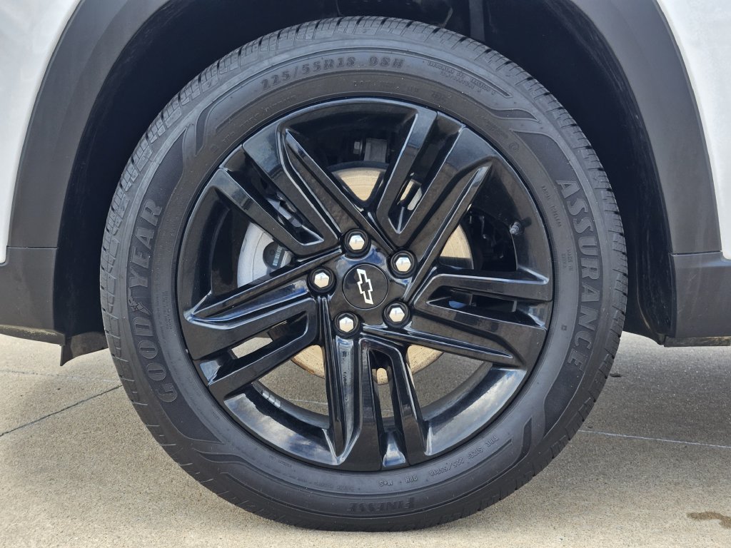 Used 2025 Chevrolet Trax ACTIV FWD image 12