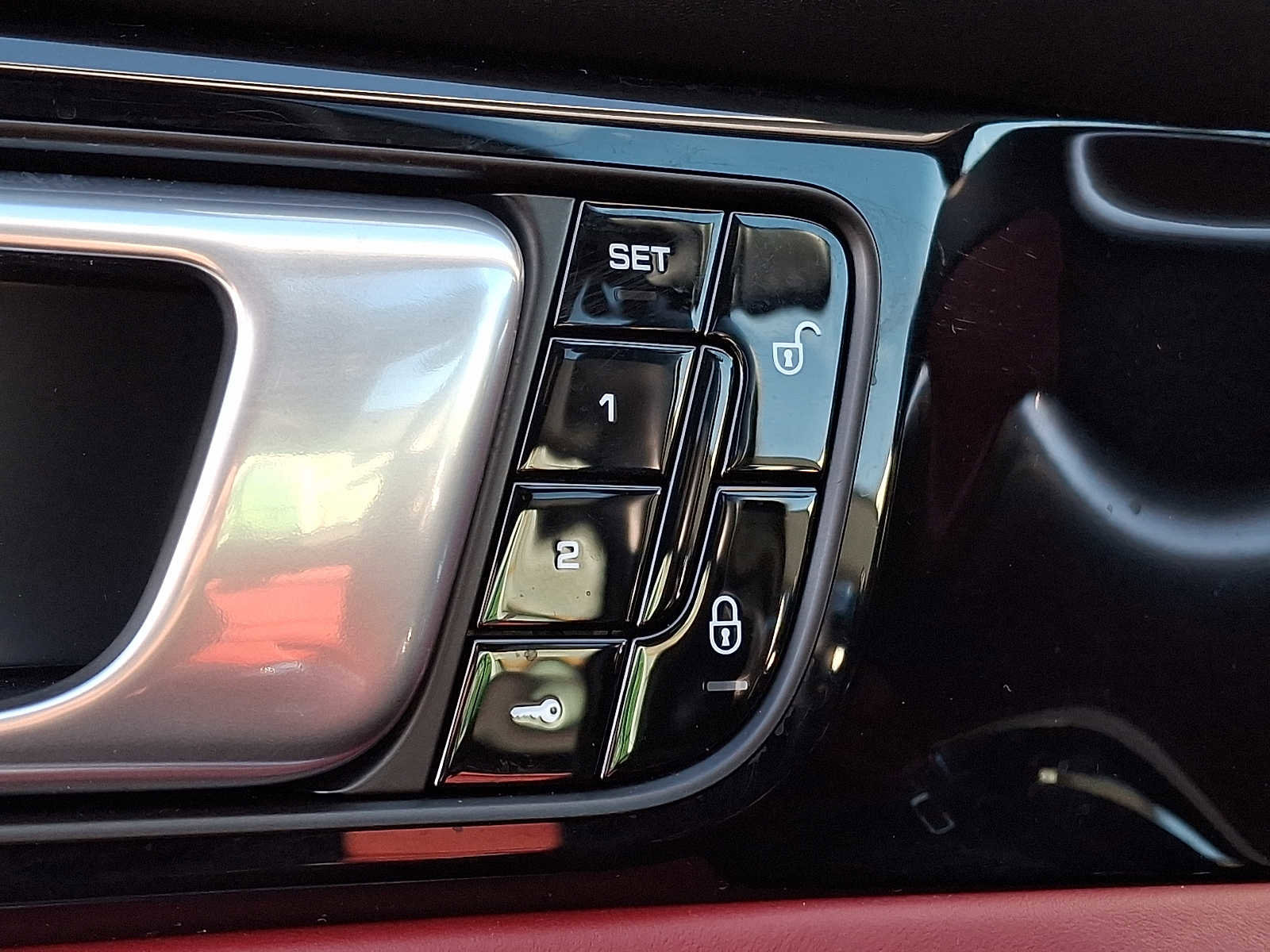 Used 2018 Porsche Panamera 4 image 24