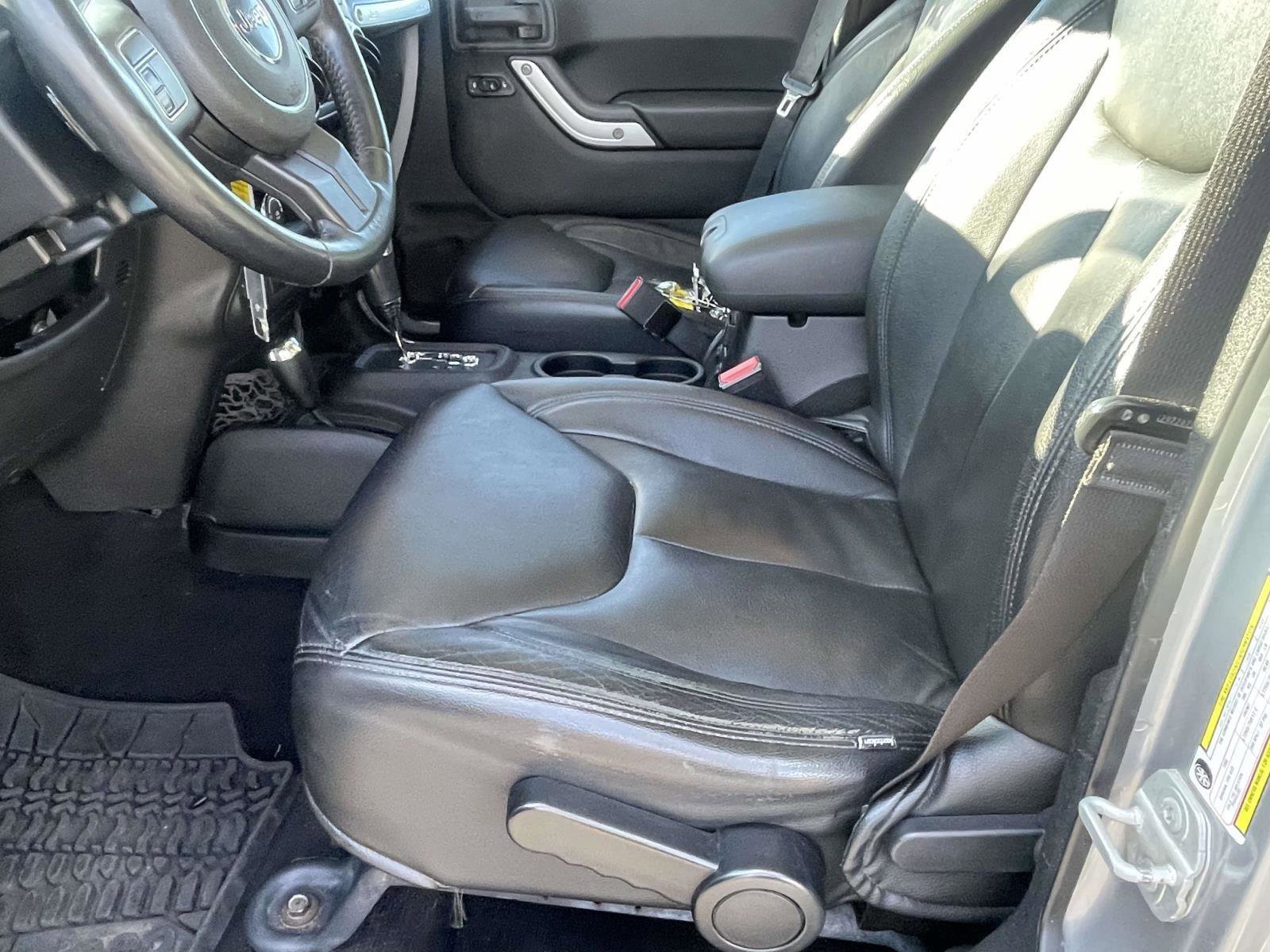 Used 2013 Jeep Wrangler Unlimited Rubicon image 7