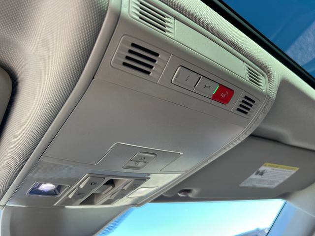 Used 2023 Volkswagen Tiguan SE image 26